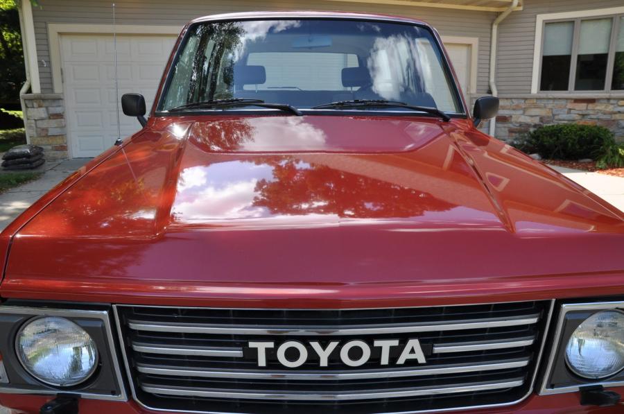 Детали экстерьера Toyota Land Cruiser 60 (FJ60) 1984 года  (NA) (фото 43 из 251)